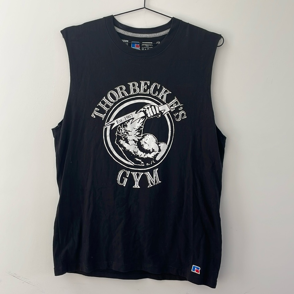 YIWO Thorbecke’s Gym Muscle Tee